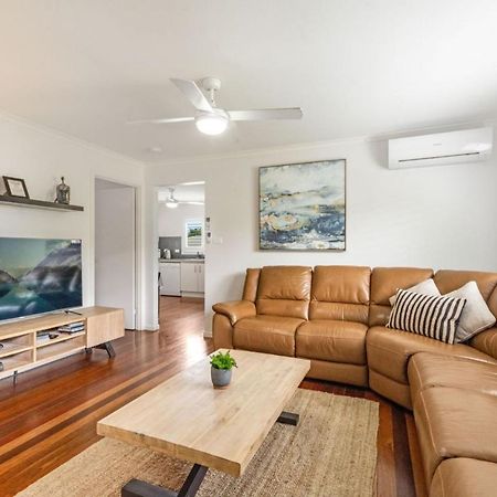 Convent Cottage - Pet Friendly Home In The Centre Of Town Yamba Exterior foto